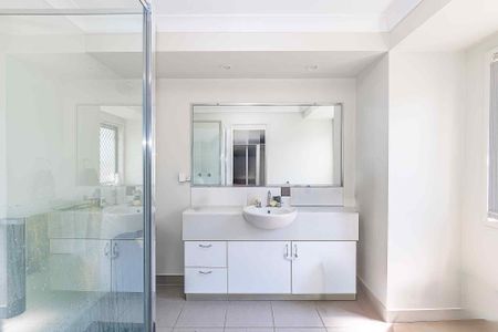 11 Helvellyn Street, Bushland Beach QLD 4818 - House For Rent | Domain - Photo 2