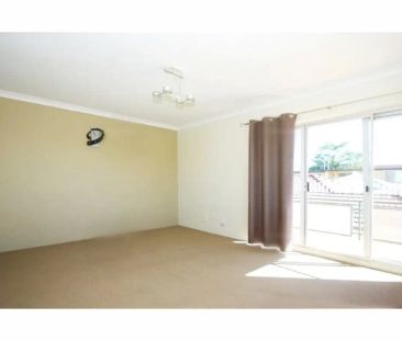 “Affordable Living in Trendy Greenslopes” - Photo 2