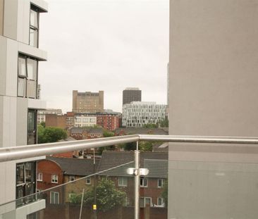 1 bedroom Flat To Let - Photo 5