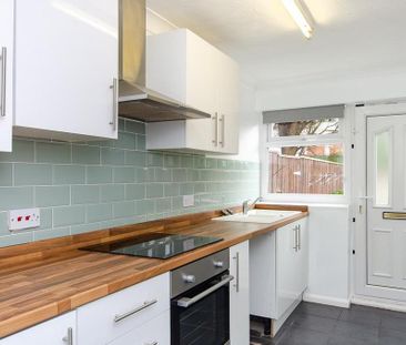 2 bedroom end of terrace house to rent - Photo 2