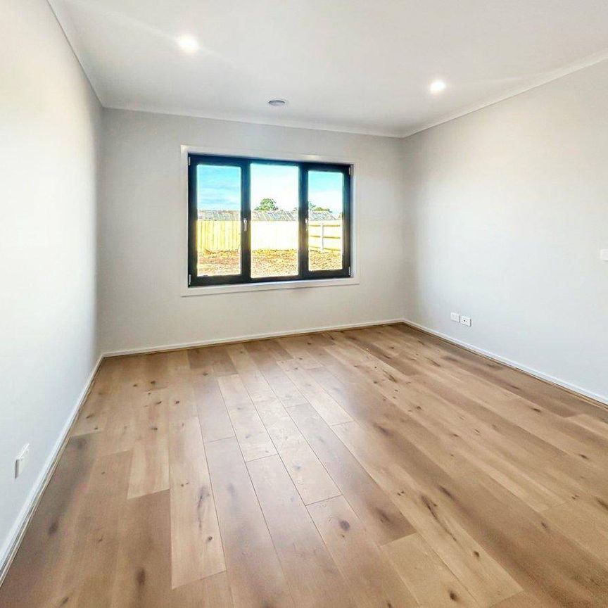 ENJOY THE SPACE OF THIS BRAND NEW 4 BEDROOM HOME - Photo 1
