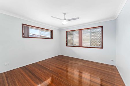 7 Chiniala Street, Mansfield. - Photo 3