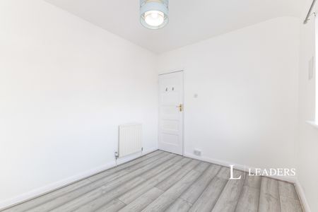 3 bedroom house to rent Dorchester Road, Worcester Park, KT4 - Photo 4