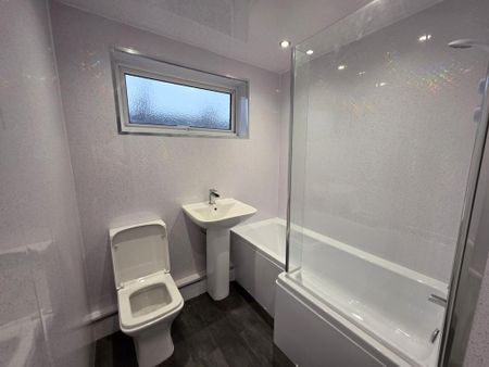 2 bedroom terraced house to rent - Photo 4