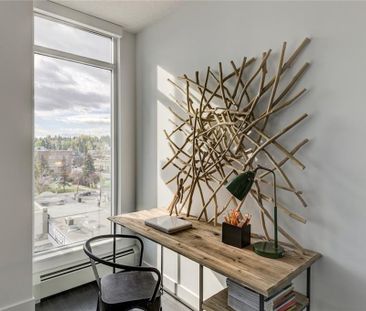 Elegant Se Corner Condo With 2 Parking Stalls In The Prestigious Sm... - Photo 2