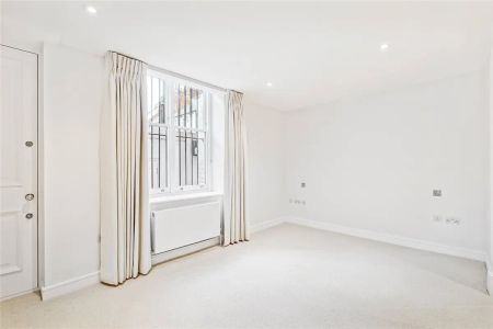 2 bedroom flat in London - Photo 4