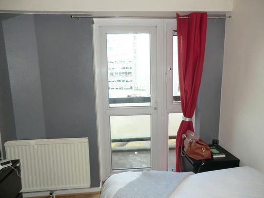 3 bedroom flat share to rent - Photo 1