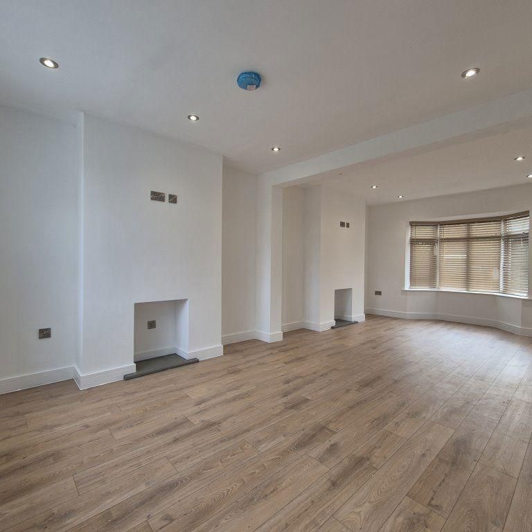 3 bedroom semi-detached house to rent - Photo 1