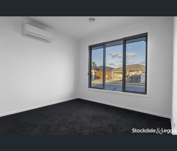 18 Dome Avenue, Donnybrook, Vic 3064 - Photo 1