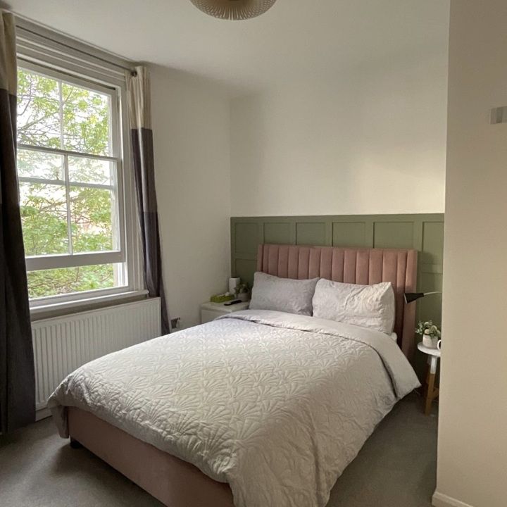 Studio Flat, Auriol Road, W14 - Photo 1