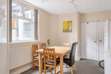 Derby Grove Lenton, Nottingham - Photo 4