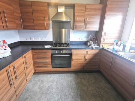 3 bedroom semi-detached house to rent - Photo 4