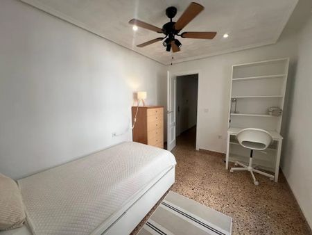 Carrer del Mestre Valls, Valencia, Valencian Community 46022 - Photo 2