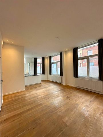 Volledig gerenoveerd gelijkvloers appartement met 2 slaapkamers te huur in Merksem - Photo 2