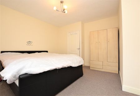 86, Cross Flatts Place, Leeds, West Yorkshire, LS11 7JN - Photo 4