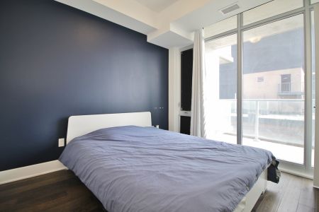 255 Bay St - Photo 3