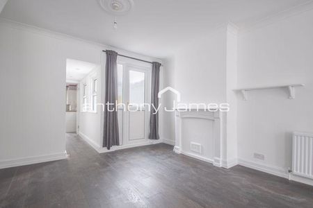 3 bedroom terraced house to rent - Photo 3