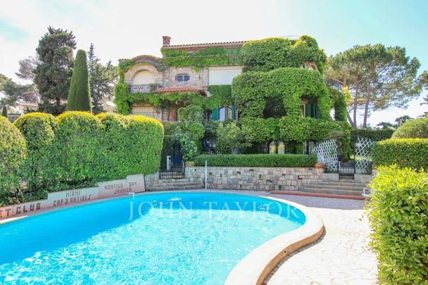 Cap d'Antibes | A pied des plages - Photo 1