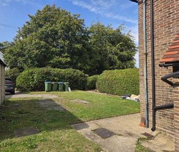 3 bedroom semi-detached house to rent - Photo 5