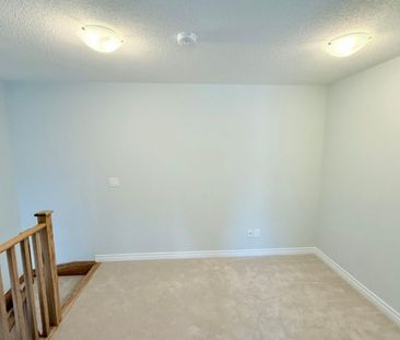 For Lease - 1186 Greentree Path, Oshawa, Ontario - Photo 5