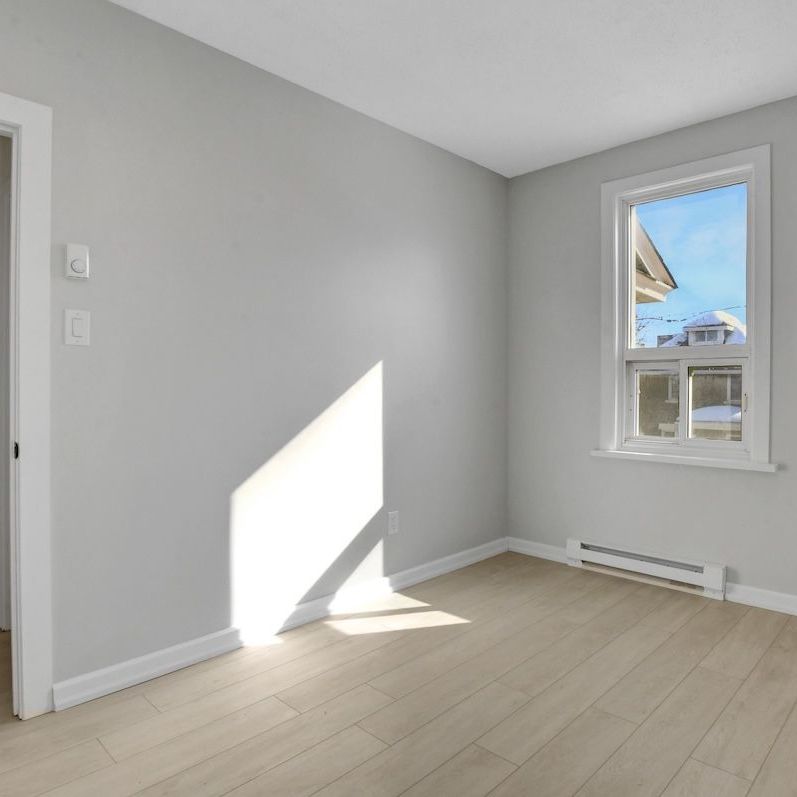 For Lease - 9 Larch Street Unit# 2, West Centre Town, Ontario - Photo 1