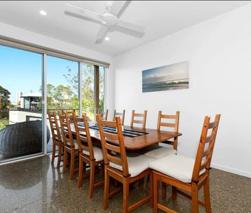 3 Kingfisher Crescent, Burleigh Waters QLD 4220 - House For Rent | ... - Photo 3