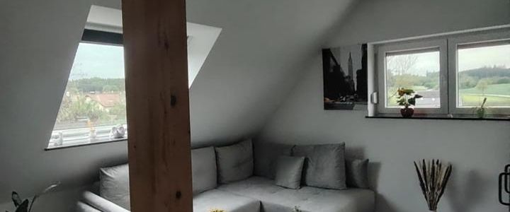 Schöne Dachgeschosswohnung - Photo 1