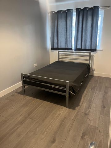 Room in a Shared House, London, E16 - Photo 5