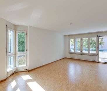 In love? Engaged? Rented! - Photo 1