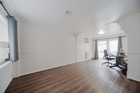 3 bedroom terraced house to rent - Photo 3