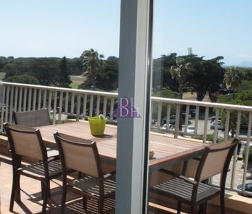 Port de Hyères Très bel Appartement Duplex dernier étage ent - Photo 5