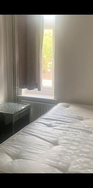 Room in a Shared House, Norfolk Road, IG3 - Photo 2