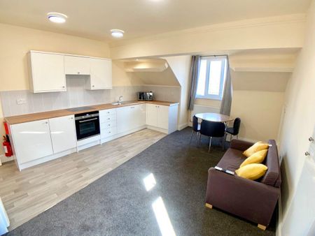 3 bedroom flat to rent - Photo 5