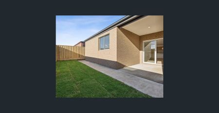 Brand New 4-Bedroom Family Home available for lease!! - Photo 4