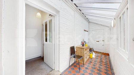 Exceptional Four-Bed Home with Refined Interiors & Outdoor Spaces - Photo 2