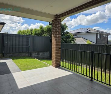8 Nivelle Road, Edmondson Park NSW 2174 - House For Rent | Domain - Photo 4