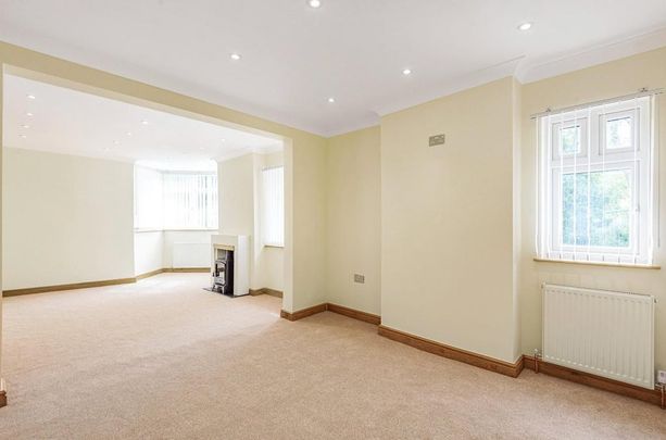 4 bedroom link detached house to rent - Photo 1