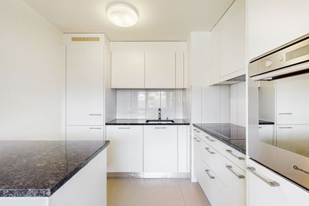 FALL ACTION - Take advantage of a free month! - Photo 2