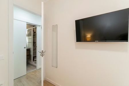 Carrer de Llinars del Vallès, Barcelona, Catalonia 08030 - Photo 2