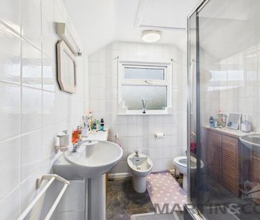 1 bedroom in a flat share to rent - Photo 2