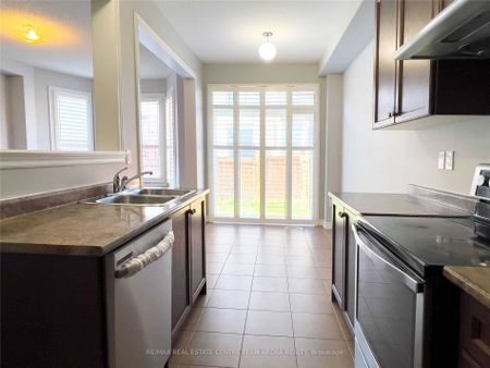 For Lease - 3 Chesterwood Crescent, Brampton, Ontario - Photo 3