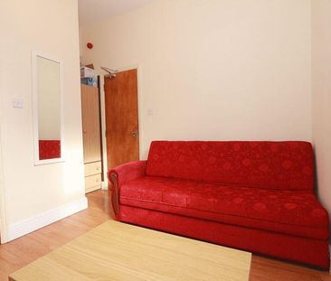 Ground floor flat to rent - Photo 1