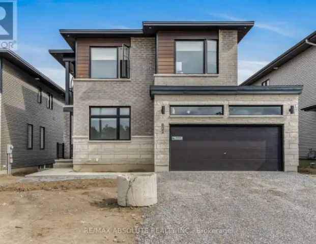 B - 802 NINAATIK PLACE | B - 802 NINAATIK PLACE, Ottawa - Photo 1