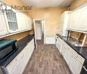 3 bedroom end of terrace house to rent - Photo 5