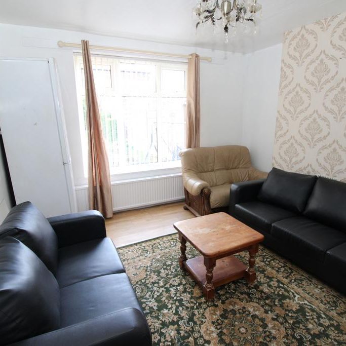 3 bedroom semi-detached house to rent - Photo 1