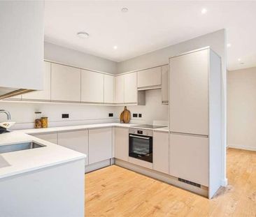 Woking, Surrey, GU21 - Photo 4