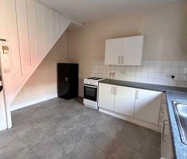 2 bedroom terraced house to rent - Photo 3