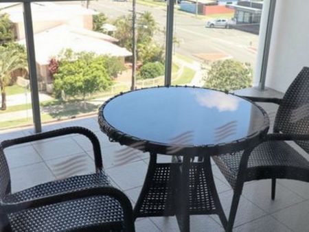 Modern Studio Apartment - Photo 5