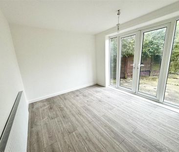 3 bedroom end of terrace house to rent - Photo 1