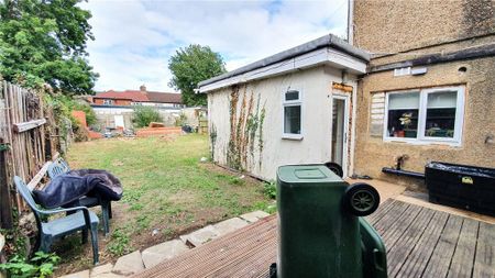 2 bedroom townhouse to rent - Photo 4